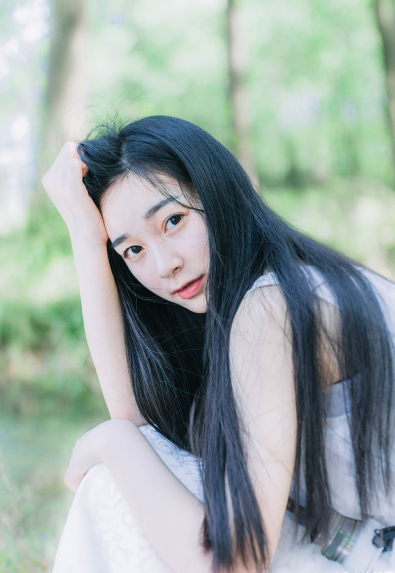 勤奋是一条神奇的线，用它可以串起无数知识的珍珠。——佚名